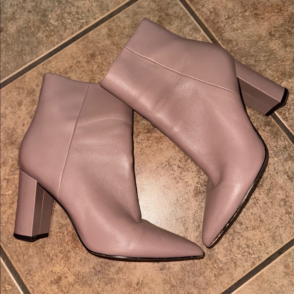 Marc Fisher LTD ulani bootie size 7.5
